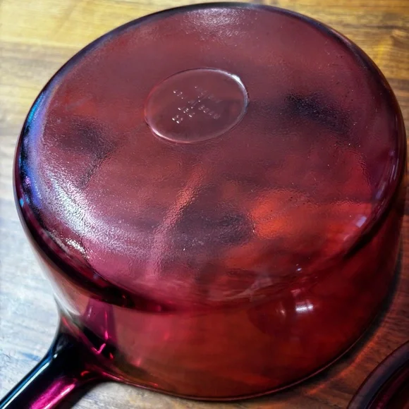 Pyrex Corning Vision cranberry tempered glass 2.5 L pot with lid - Picture 5 of 9